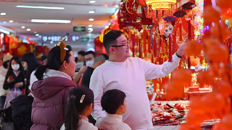 China launches Spring Festival shopping push with 2b yuan incentives