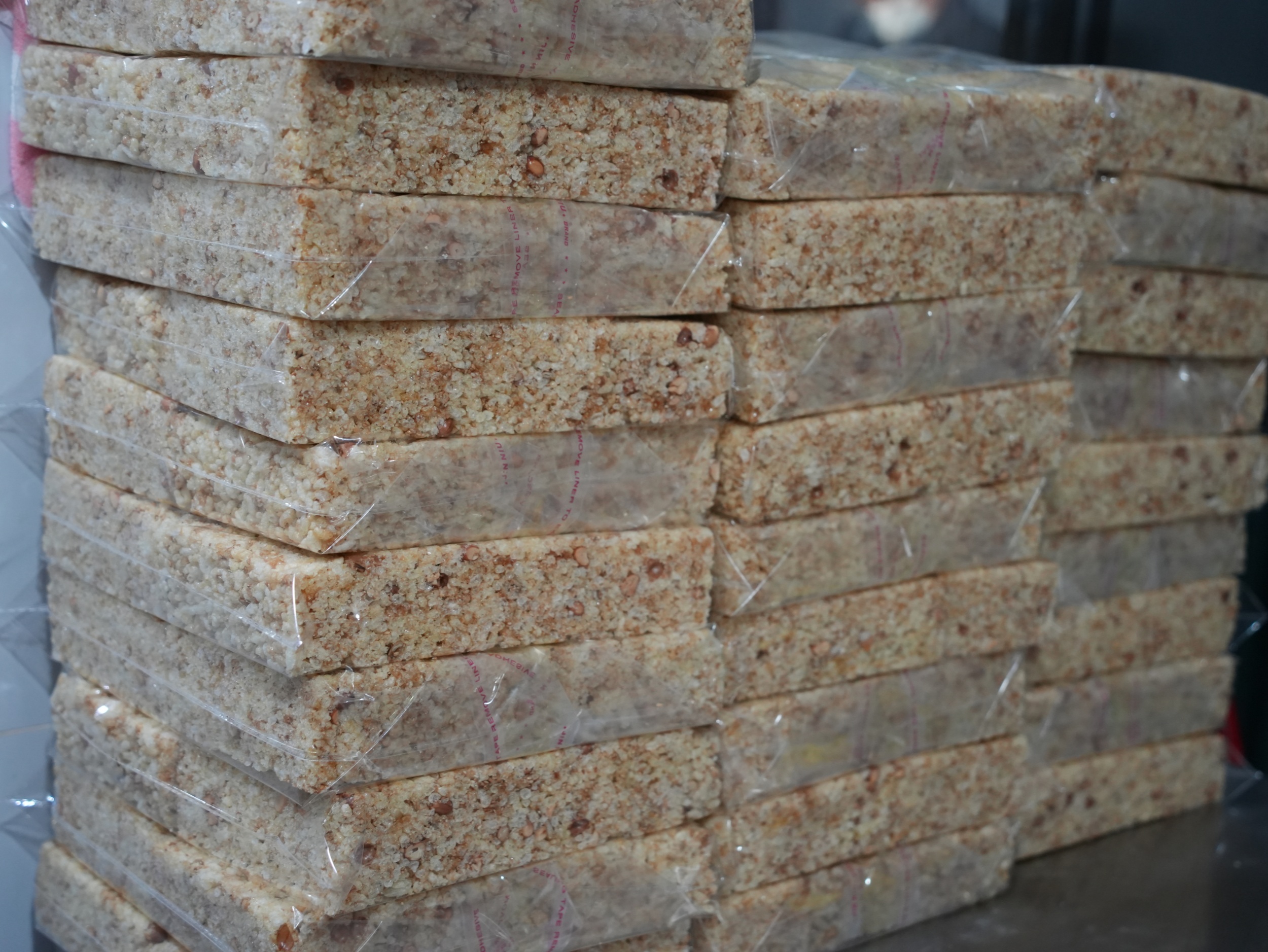 Handmade sesame cakes are seen in Dejiang County, southwest China's Guizhou Province, on February 2. 2026. /Tongren Media Convergence Center