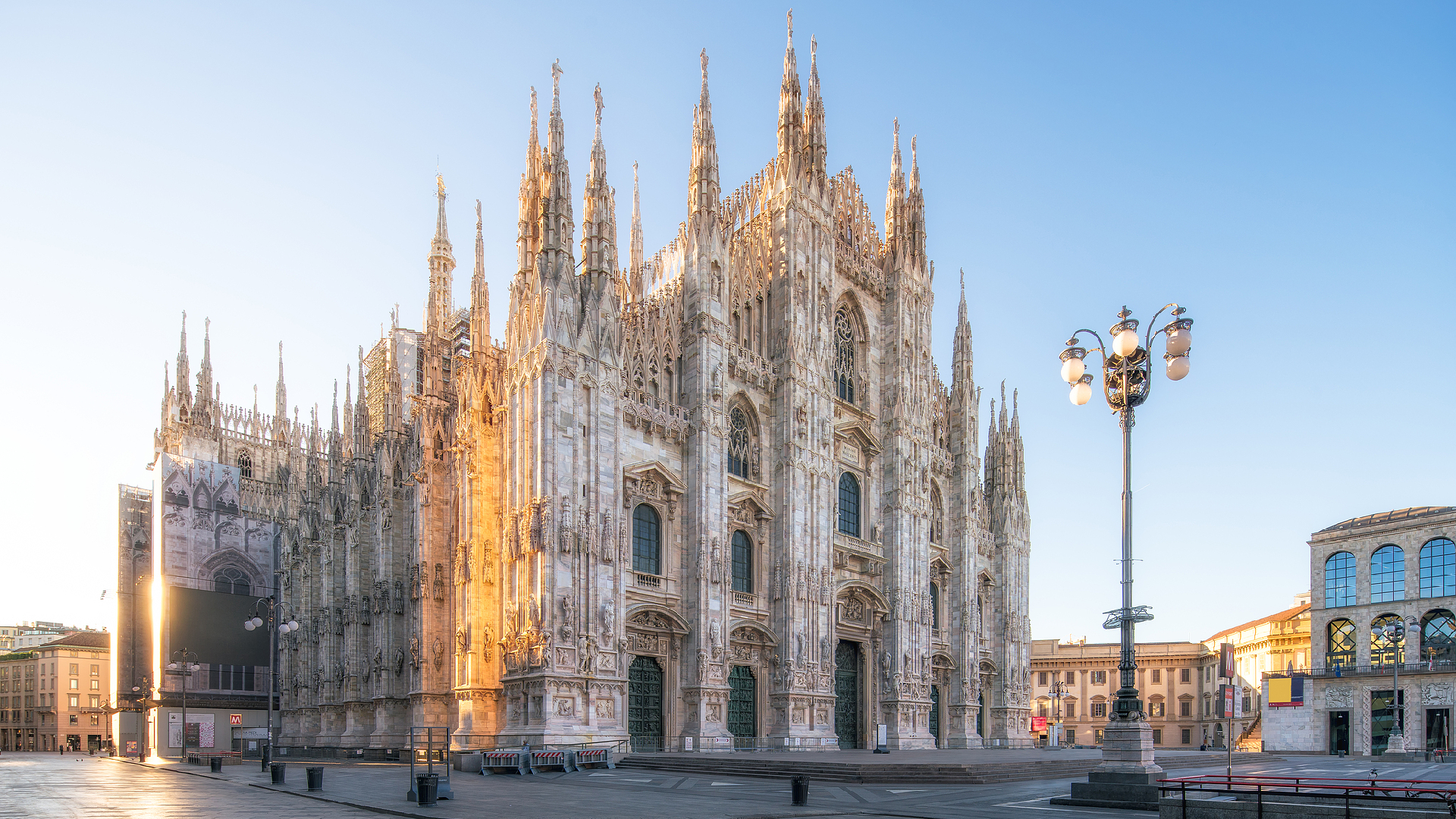 Live: Duomo Square's timeless charm meets winter sports passion—Ep.4