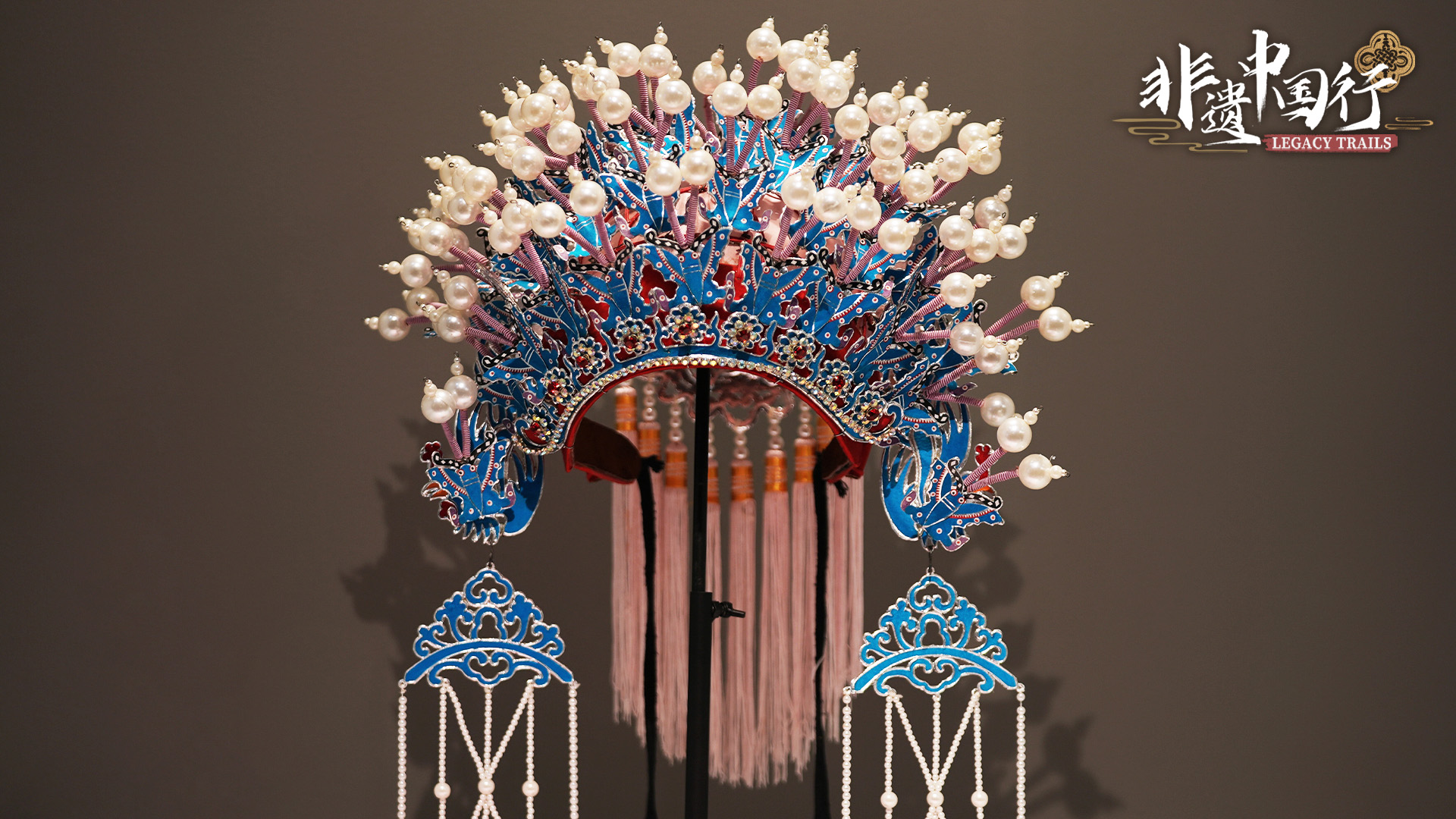 Splendor and symbolism of Chinese opera headpieces