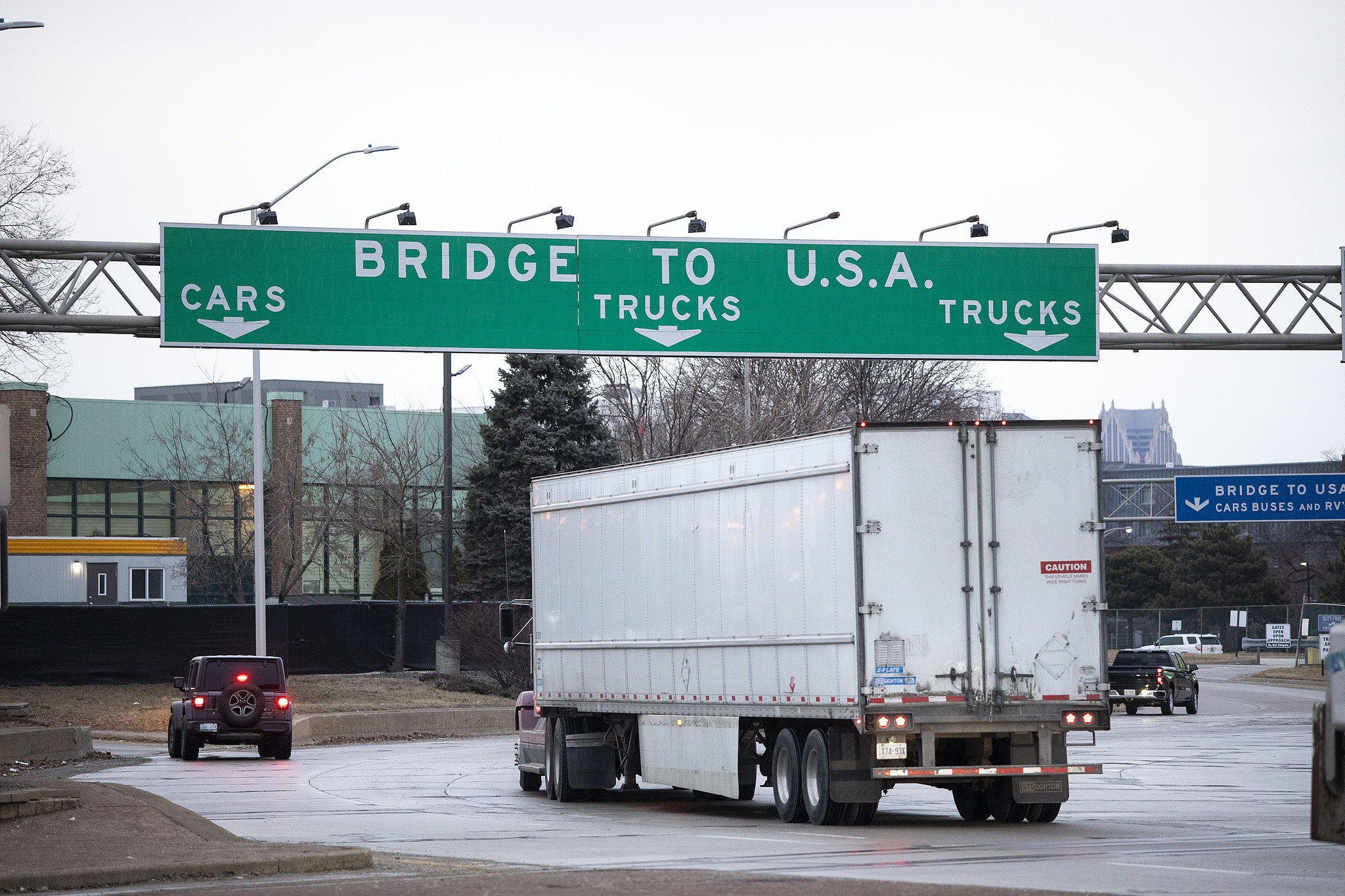 Trucks head to the Ambassador Bridge between Windsor, Canada, and Detroit, Michigan, on the first day of President Donald Trump's new 25 percent tariffs on goods from Canada and Mexico on March 4, 2025, in Windsor, Canada. /VCG