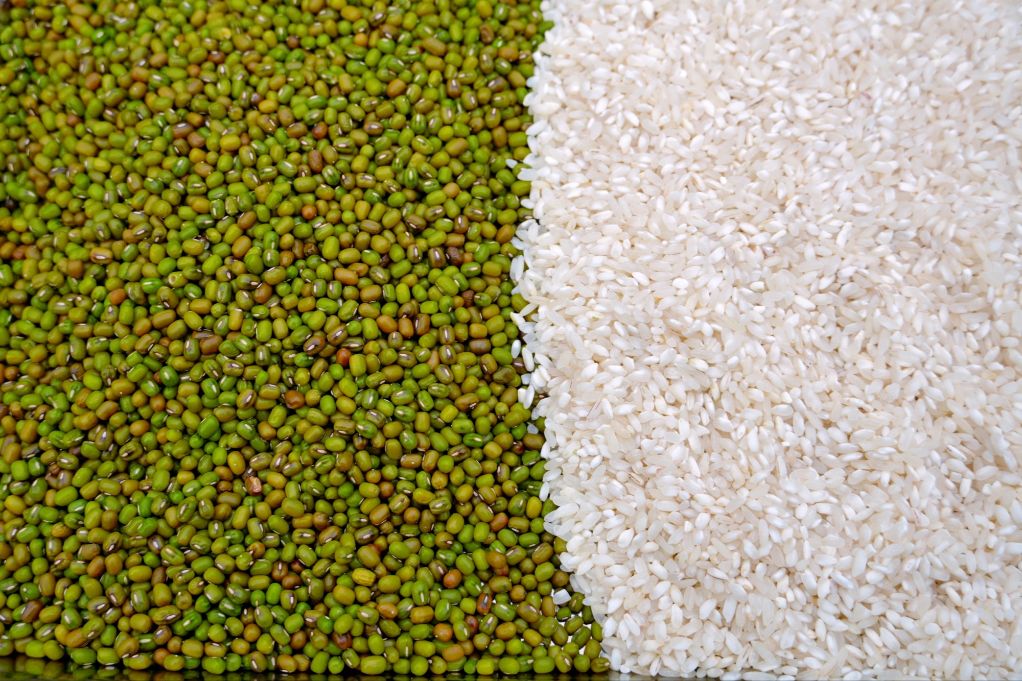 Local mung beans and high-quality long-grain rice for mung bean noodles are seen in Sinan County, southwest China's Guizhou Province on January 22, 2026. /Tongren Media Convergence Center
