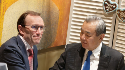 Chinese FM Wang Yi meets with Norwegian FM Espen Barth Eide