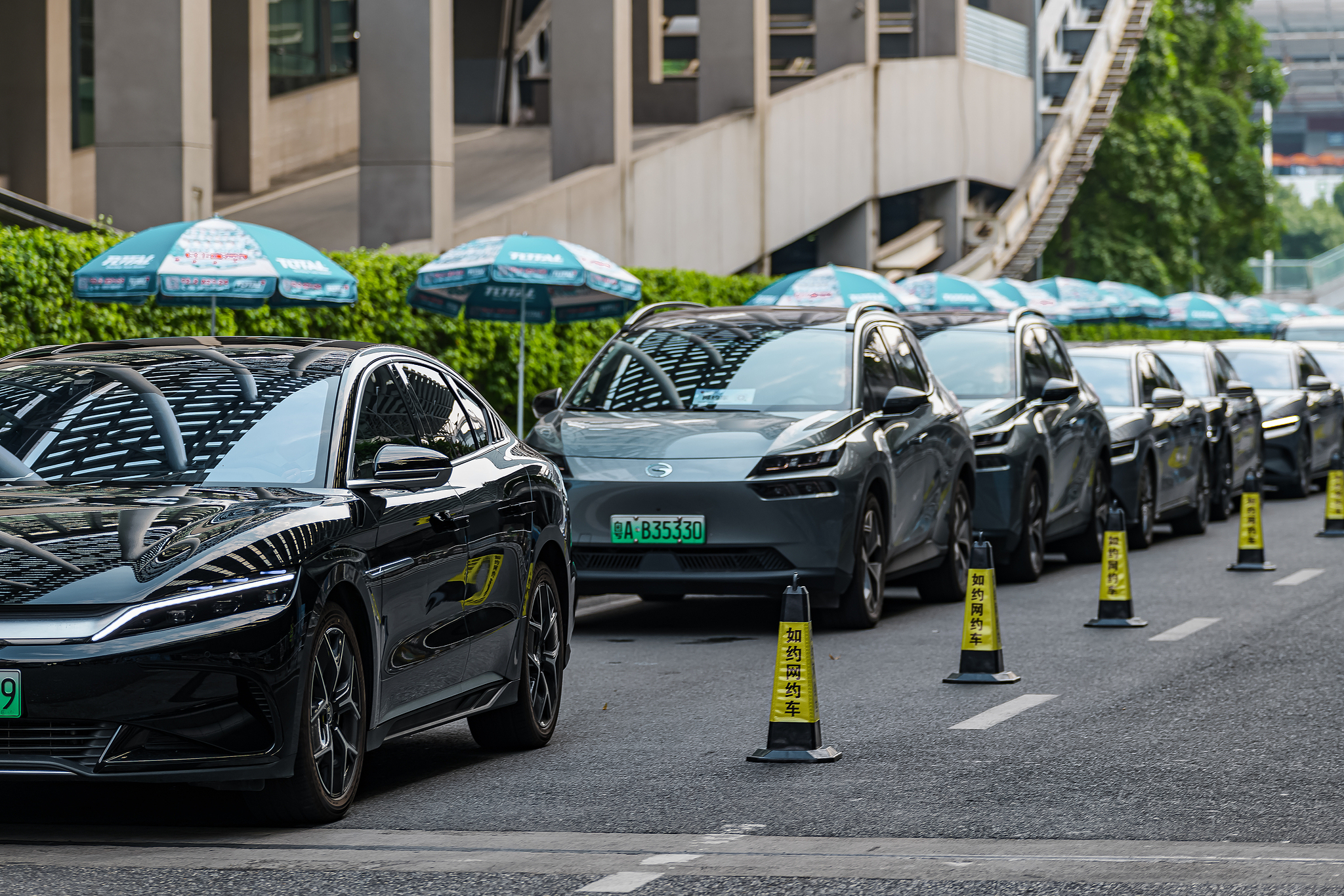 Guangzhou's gig workers: protected and powered