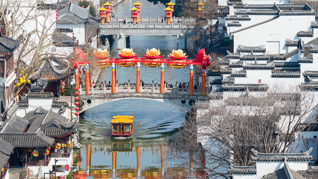 Tourists at the Nanjing Confucius Temple in Nanjing, Jiangsu Province, China, February 15, 2026. /VCG