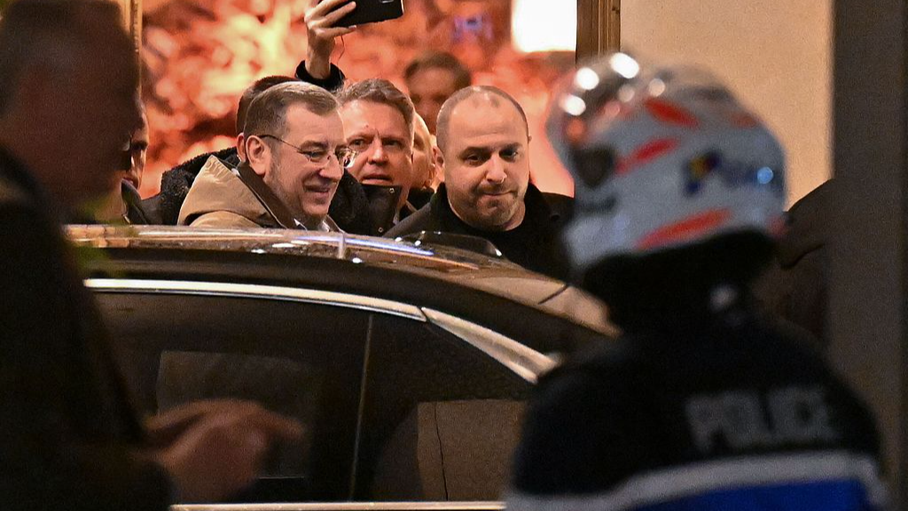 Secretary of the National Security and Defense Council of Ukraine Rustem Umerov (R) leaves the Intercontinental hotel as a new round of talks between Russian, Ukrainian and U.S. negotiators takes place in Geneva, Switzerland, February 17, 2026. /VCG