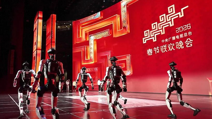 Humanoid robots performing martial arts during the CMG 2026 Spring Festival Gala in Beijing, China, February 16, 2026. /VCG