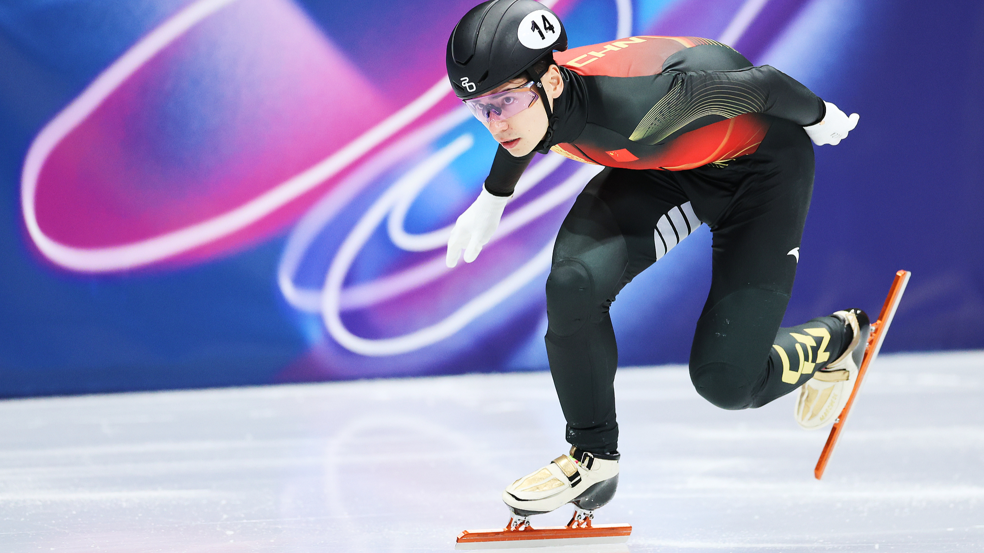 Liu falls short in men's 500m short track as Dubois bags gold in Milan