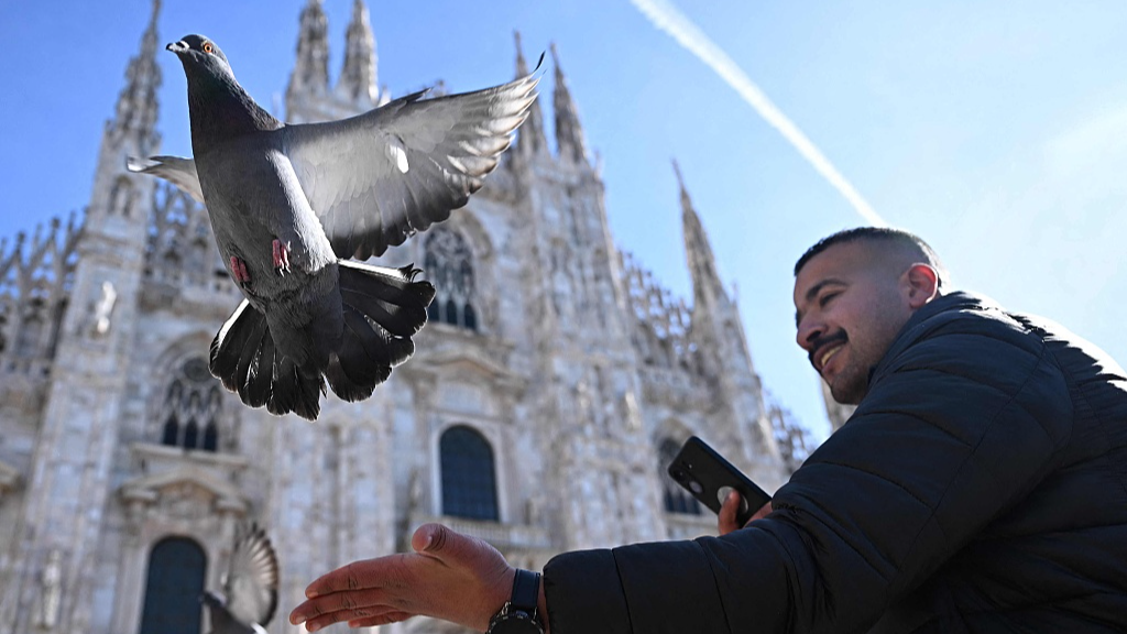 Live: Duomo Square's timeless charm meets winter sports passion – Ep. 9