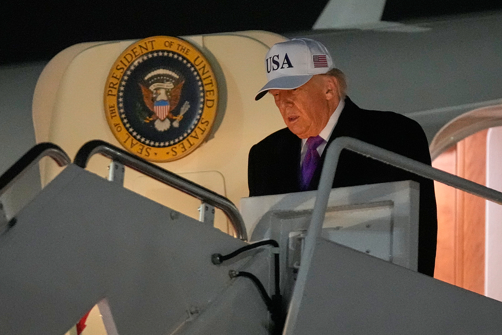 President Donald Trump steps off Air Force One, at Joint Base Andrews, February 19, 2026. /VCG 