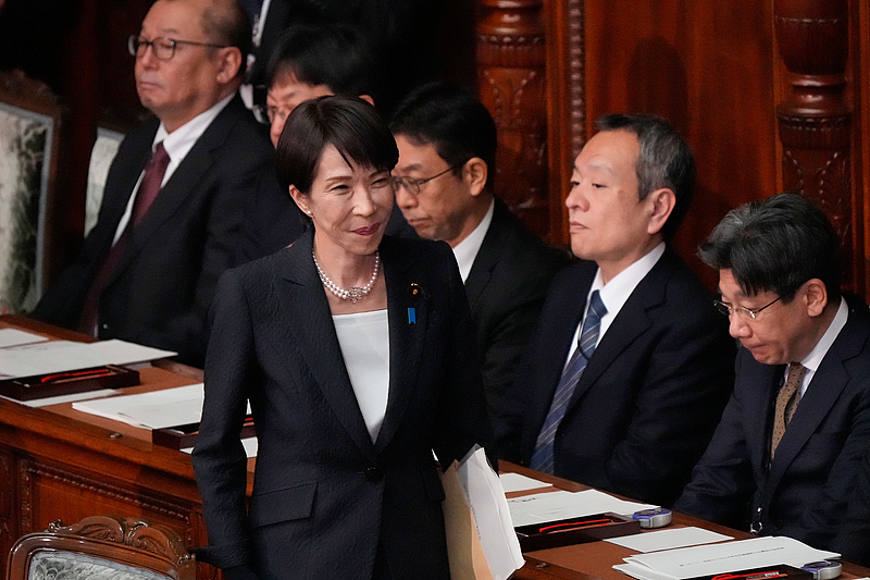 Japan's Prime Minister Sanae Takaichi walks to her seat to prepare her policy speech during the special Diet session in Tokyo, February 20, 2026. /CFP