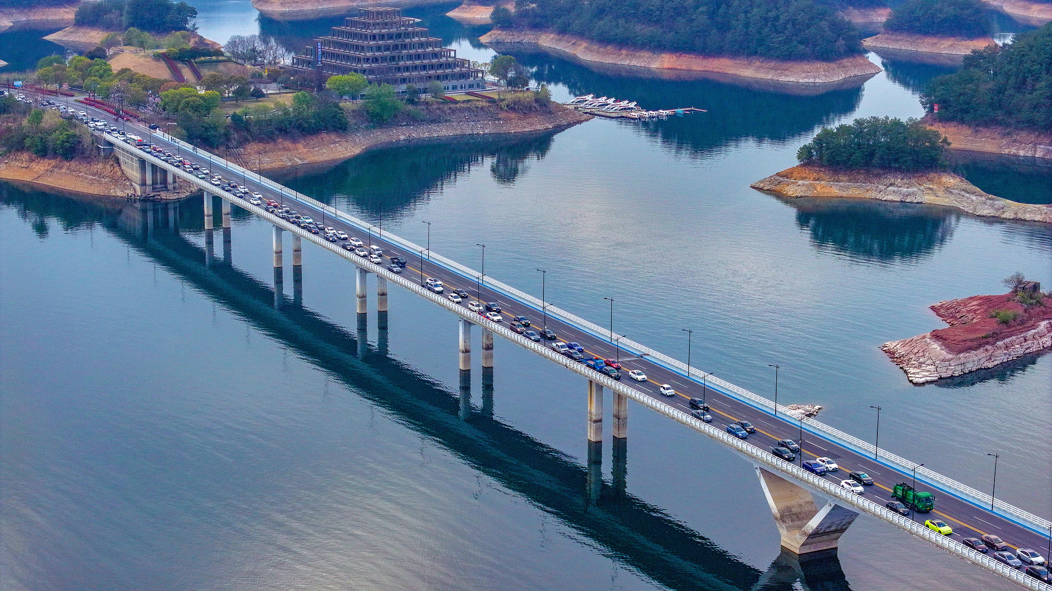An aerial view of vehicles crossing the Qiandao Lake Bridge in Hangzhou, east China's Zhejiang Province. /CFP