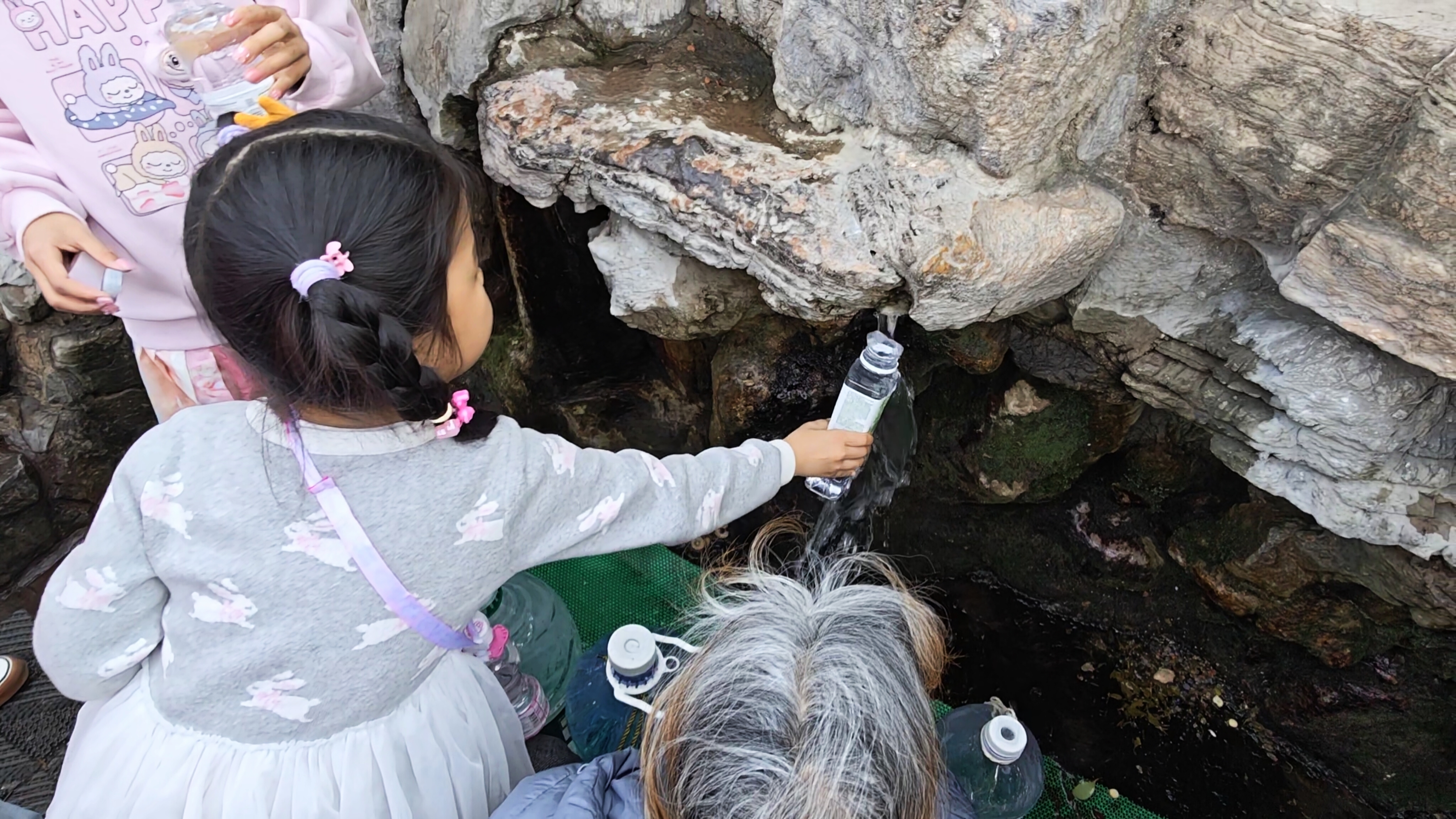 My hometown Jinan: Crystal-clear springs, lively streets