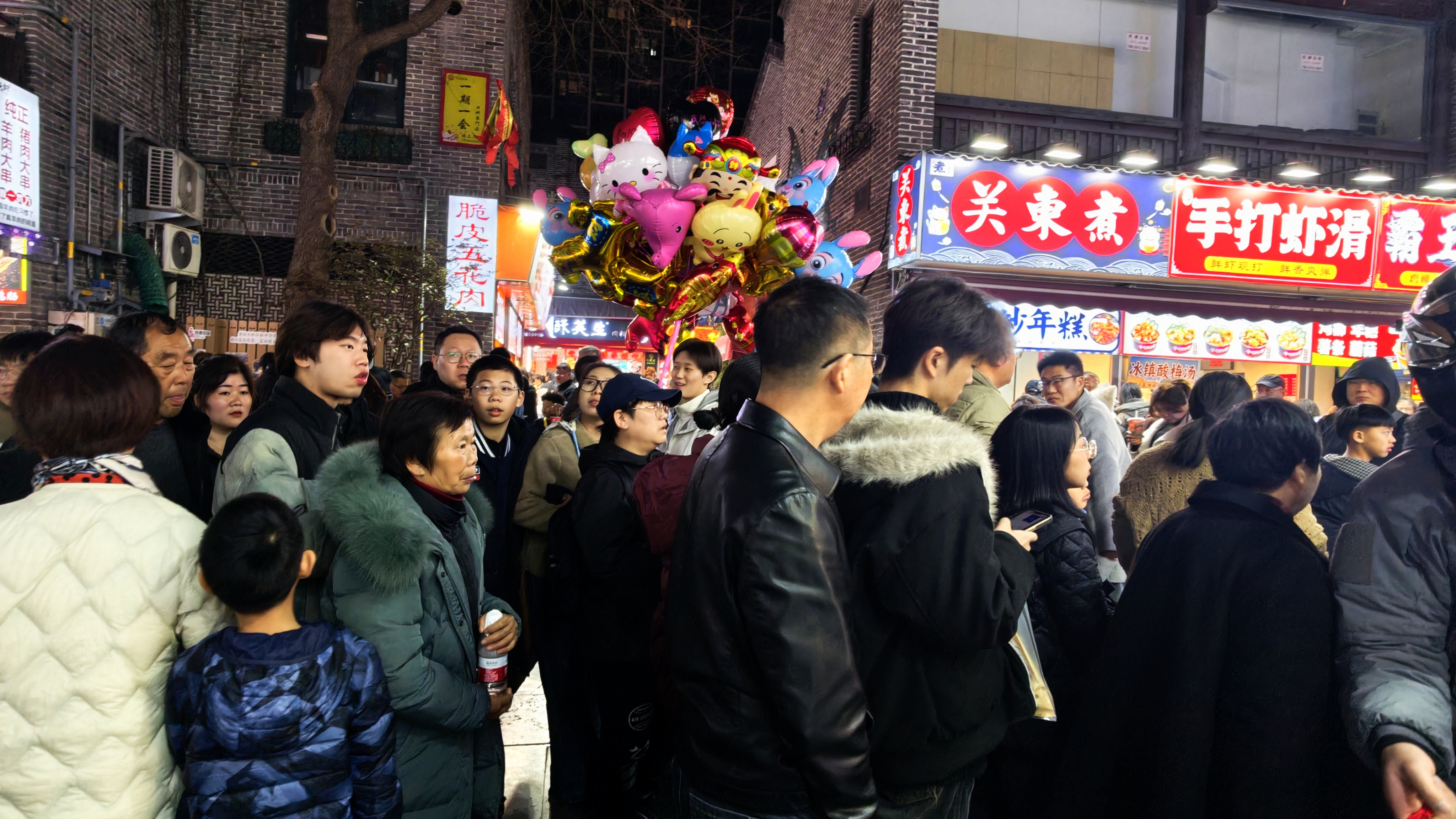 My hometown Jinan: Crystal-clear springs, lively streets