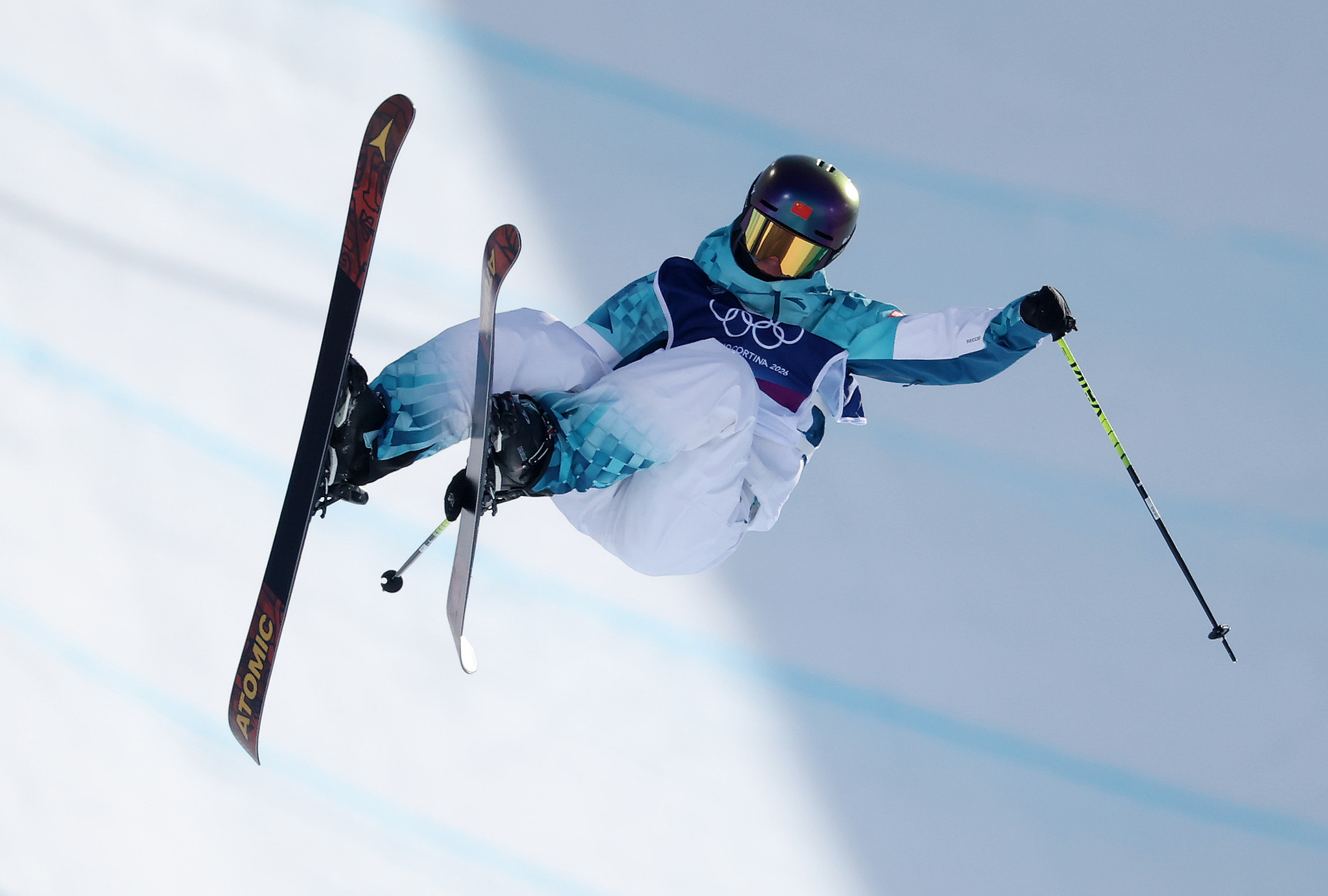 Silver medalist Li Fanghui of China competes in the women's freestyle skiing halfpipe final at the 2026 Milano Cortina Winter Olympics in Livigno, Italy, February 22, 2026. /VCG