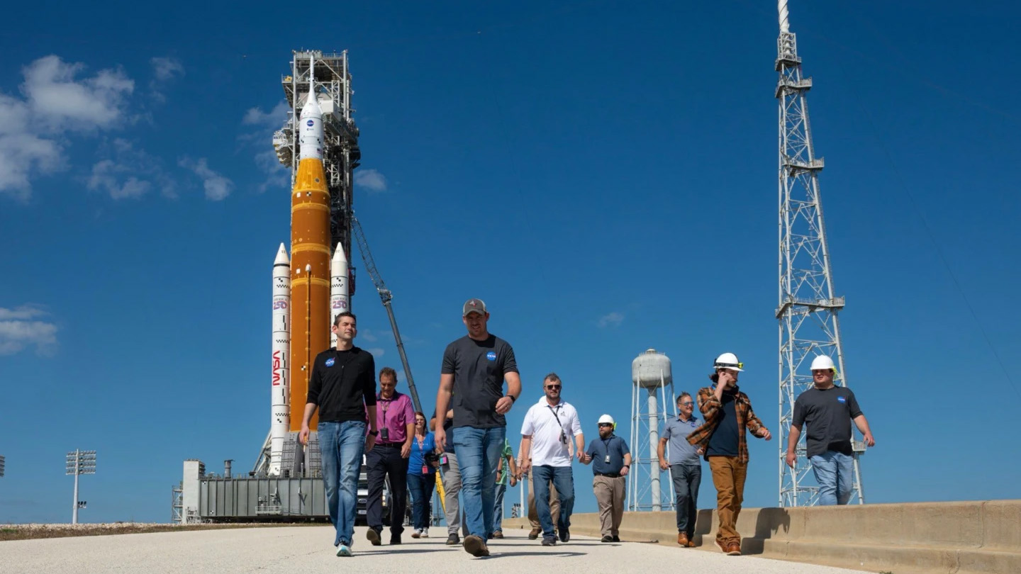 Jared Isaacman (L), NASA administrator, walks at the launch pad of Kennedy Space Center in Cape Canaveral, February 21, 2026. /NASA