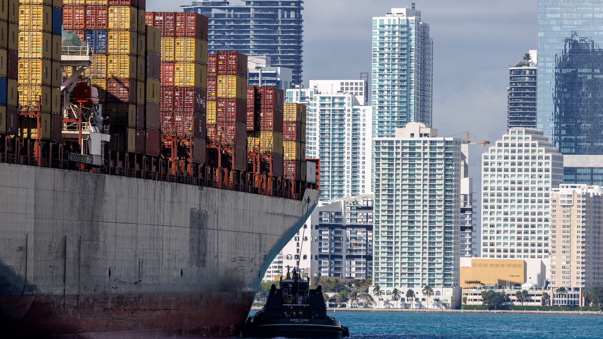 A container ship arrives at PortMiami in Miami, Florida, USA, February 17, 2026. /VCG