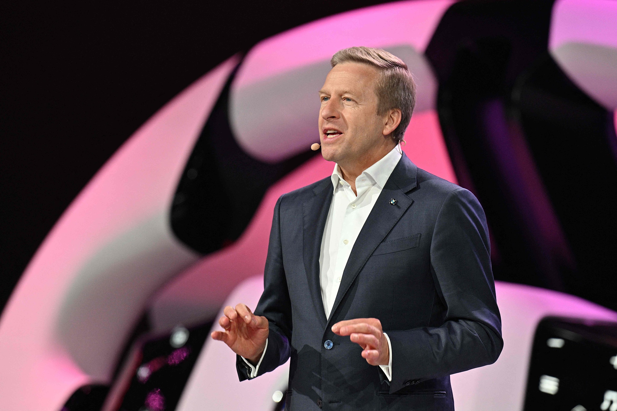 BMW CEO Oliver Zipse speaks during the 21st Shanghai International Automobile Industry Exhibition at the National Exhibition and Convention Center in Shanghai on April 23, 2025. /VCG