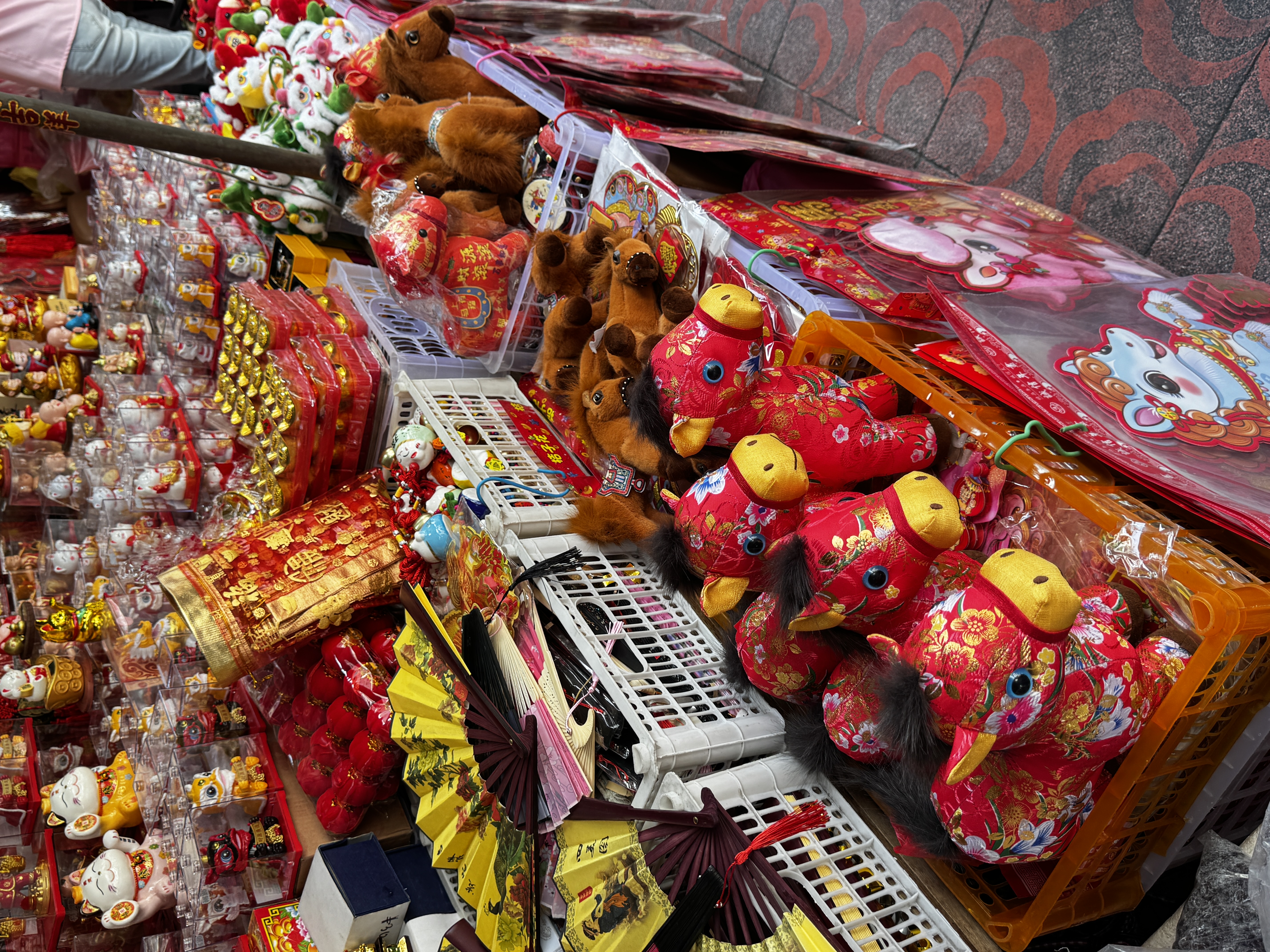 The iconic Yaowarat Road, also known as Chinatown, in Bangkok, Thailand is bathed in a sea of vibrant red as it celebrates the Year of the Horse. /CGTN