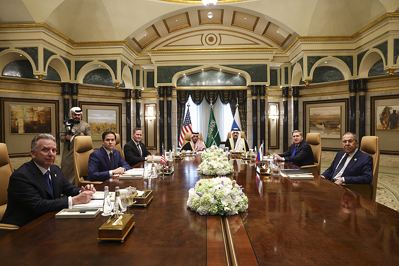 U.S. Secretary of State Marco Rubio (2nd L) meets with Saudi Foreign Minister Prince Faisal bin Farhan Al Saud, Saudi National Security Advisor Mosaad bin Mohammad Al-Aiban, U.S. National Security Advisor Mike Waltz, U.S. Middle East envoy Steve Witkoff, Russian Foreign Minister Sergei Lavrov (R) and Russian President Vladimir Putin's foreign policy advisor Yuri Ushakov at Diriyah Palace in Riyadh, Saudi Arabia, February 17, 2025. /VCG