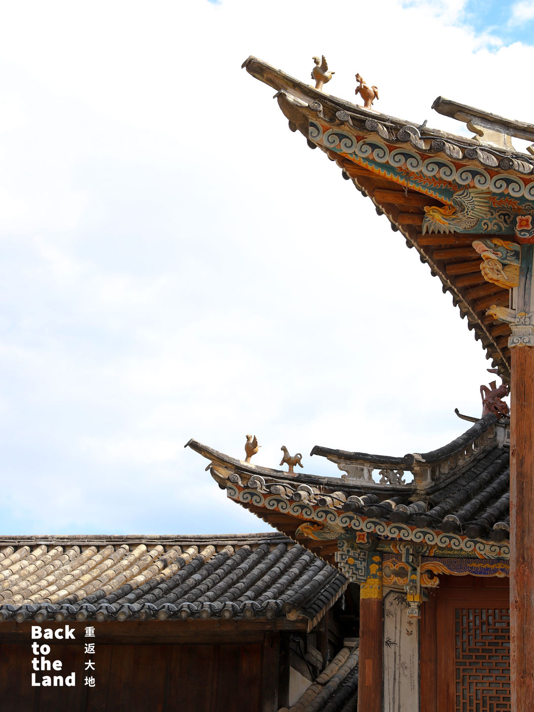 A view of the ancient theater stage at Shaxi Ancient Town in Yunnan Province. /CGTN