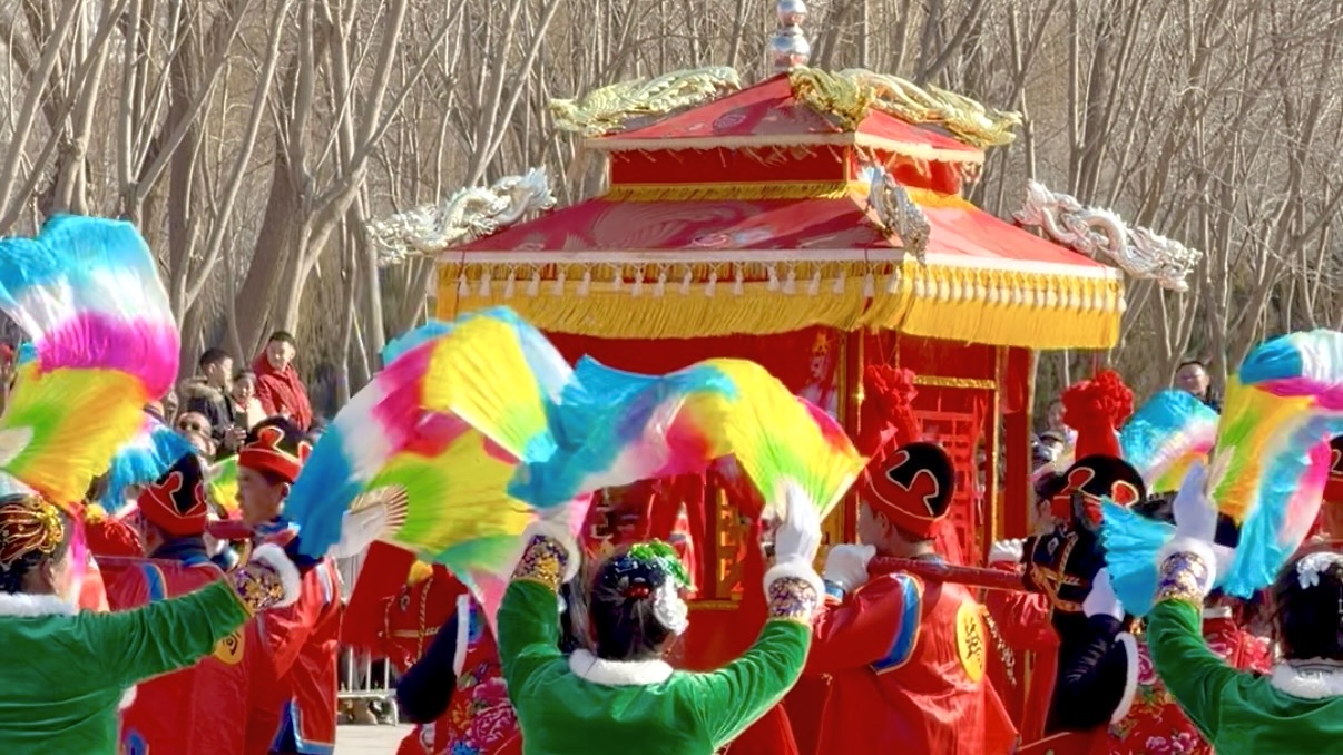 Bridal sedan chair performances bring festive cheer to Ningxia