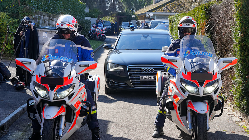 In this handout image provided by the Iranian Ministry of Foreign Affairs, members of the Iranian negotiating team head to the residence of the Omani Ambassador in Geneva, Switzerland, February 26, 2026. /VCG