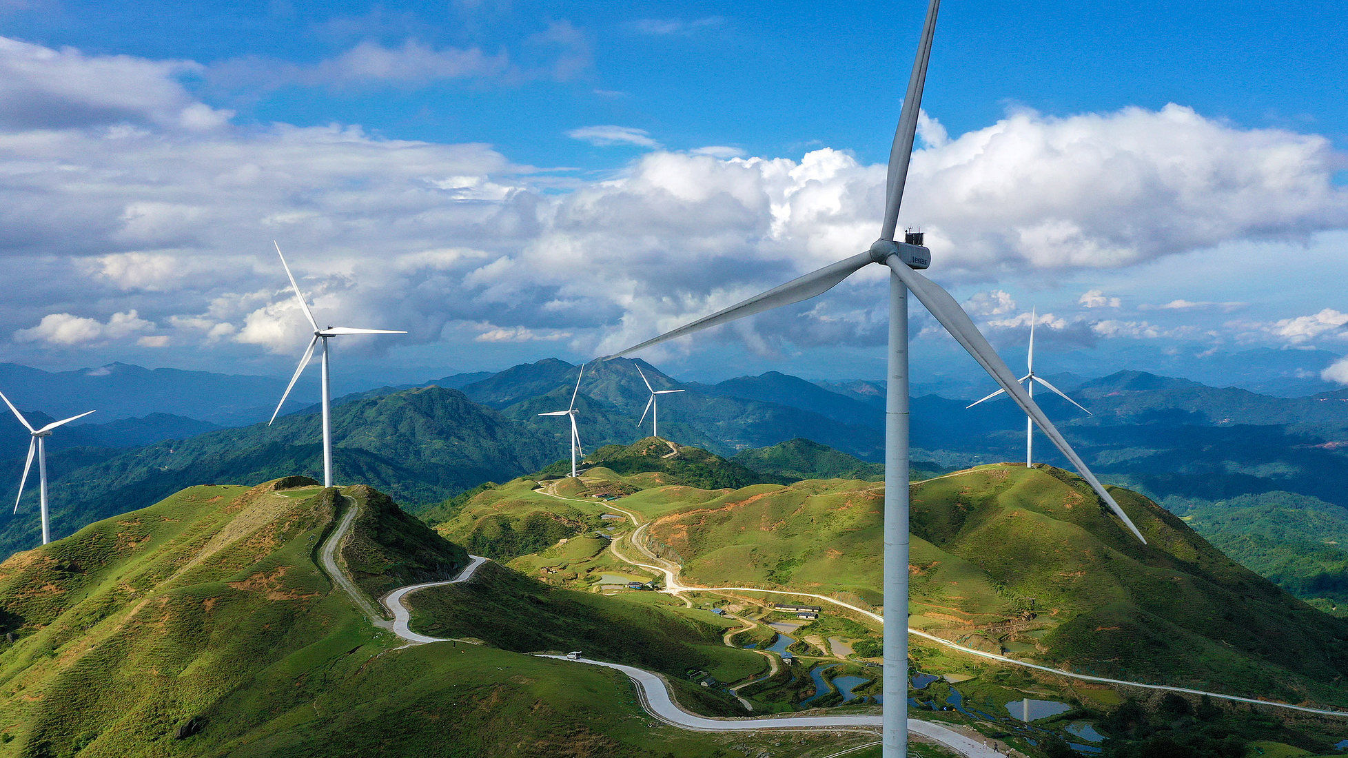 China's CO2 emissions per 10,000 yuan of GDP down 5% in 2025