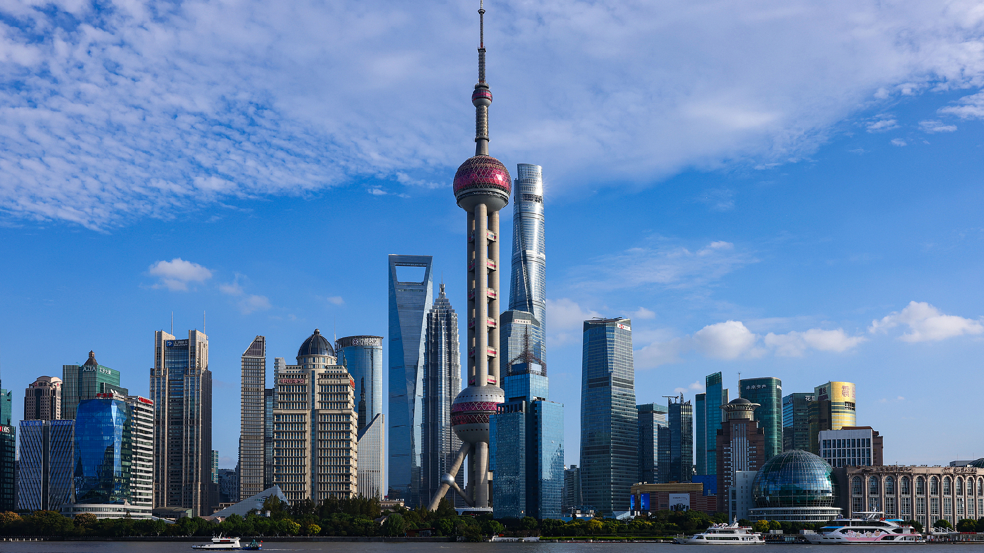 China's GDP grows 5% in 2025, surpassing 140 tln yuan for first time