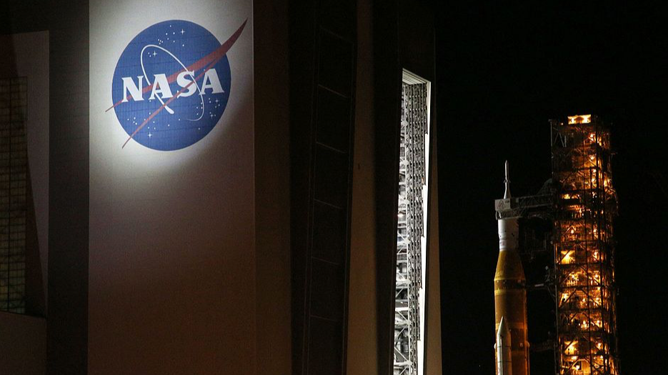The Artemis II Space Launch System rocket and Orion spacecraft arrive at the Vehicle Assembly Building from Launch Pad 39B after a rollback that lasted more than ten hours at the Kennedy Space Center in Florida, U.S., February 25, 2026. /VCG