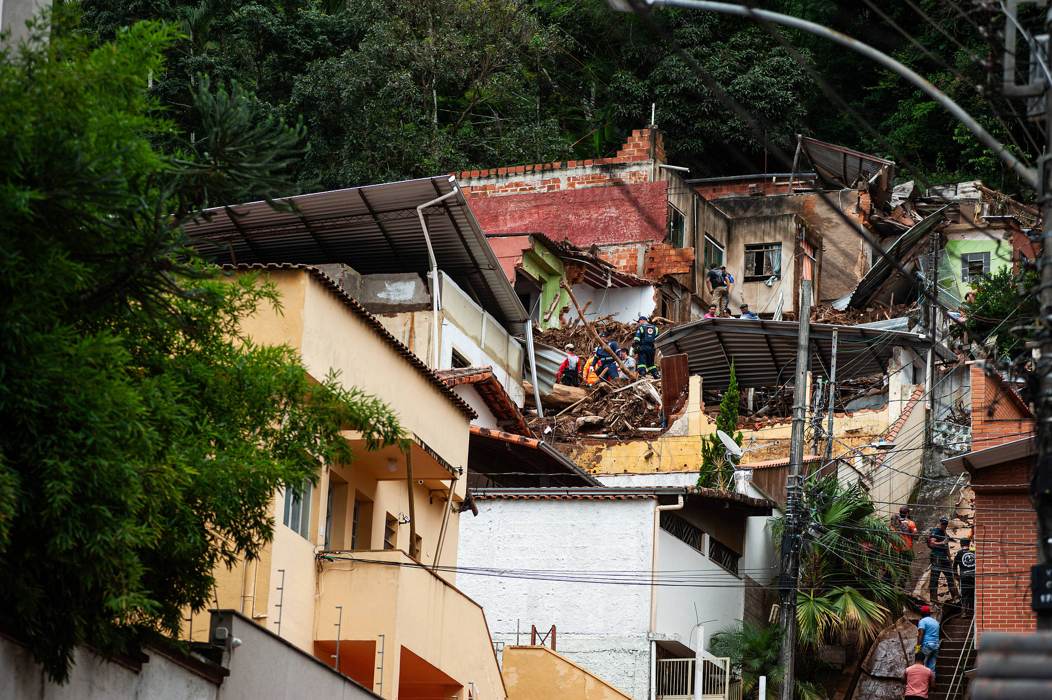 The search for missing persons continues in Juiz de Fora, Minas Gerais state, Brazil, February 28, 2026. /VCG