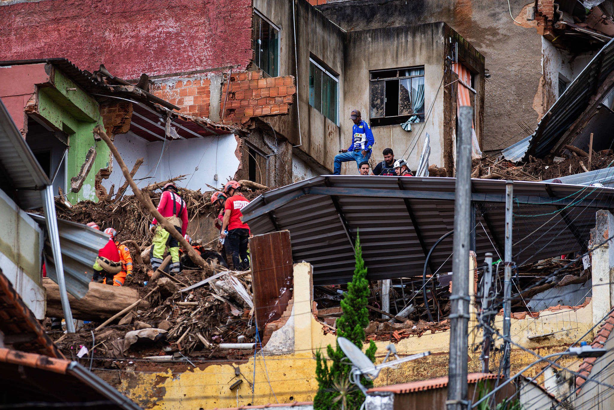 The search for missing persons continues in Juiz de Fora, Minas Gerais state, Brazil, February 28, 2026. /VCG