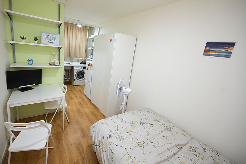 Light Public Housing eases living pressure in Hong Kong