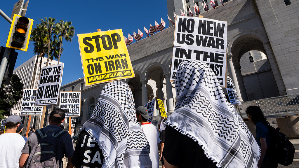 People gather and hold a protest against Trump's military actions against Iran in Los Angeles, U.S., February 28, 2026. /VCG