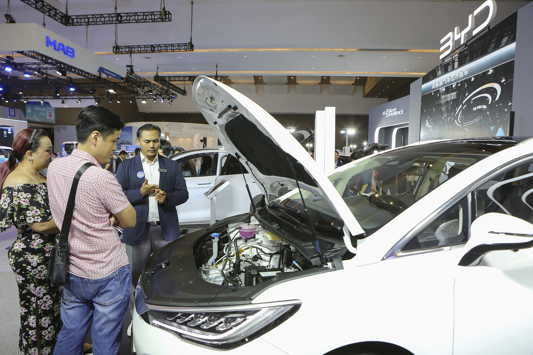 The BYD M6 minivan is on display during the Periklindo Electric Vehicle Show 2025 in Jakarta, Indonesia, May 4, 2025. /CFP