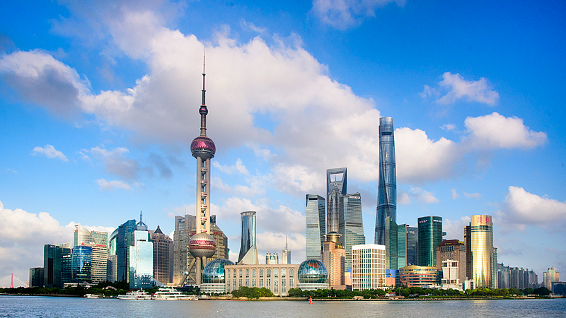 File photo of the Bund in east China's Shanghai. /VCG
