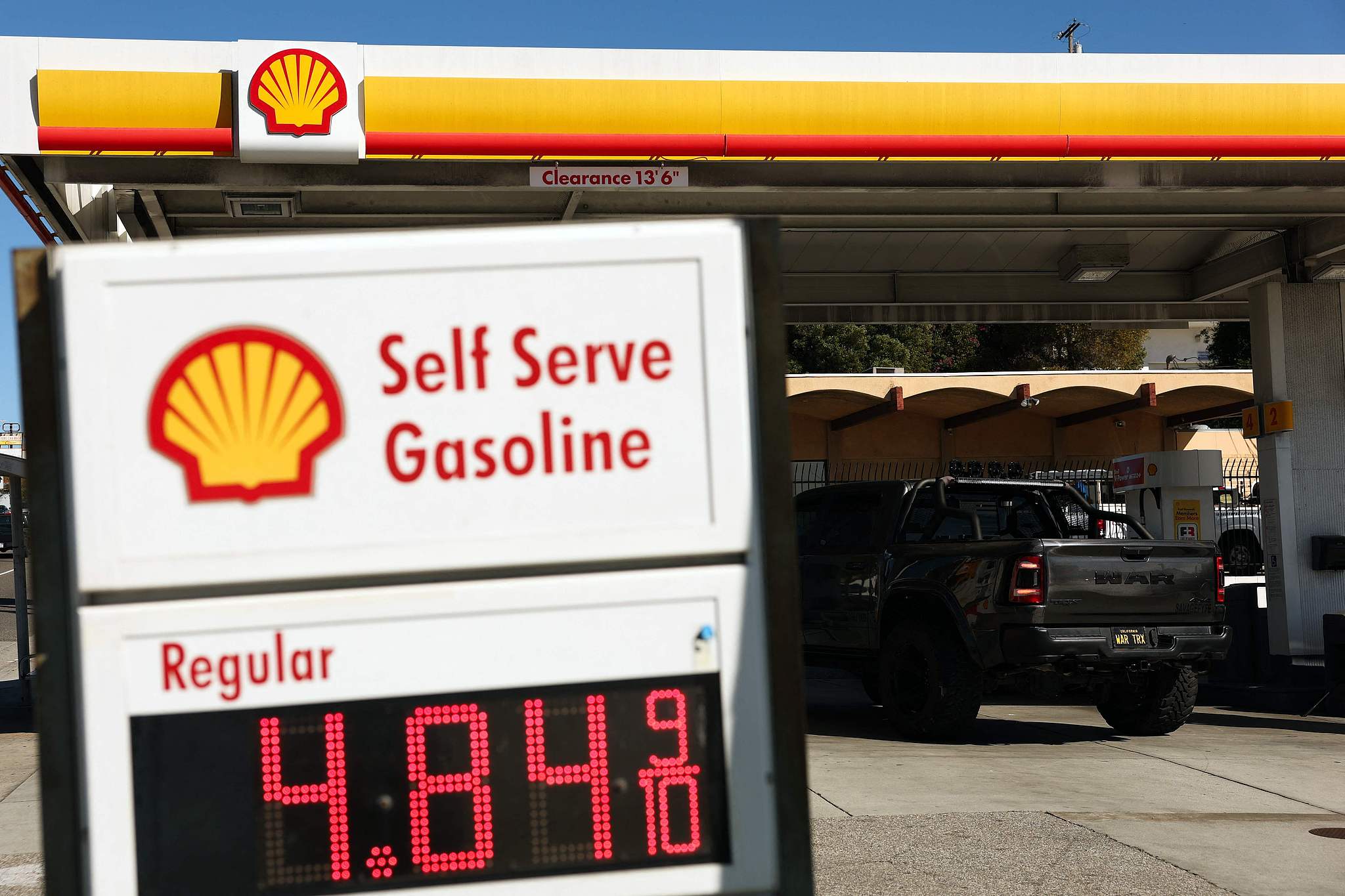 A sign with the current regular gas price is displayed at a gas station in Los Angeles, California, the US, March 2, 2026. /CFP