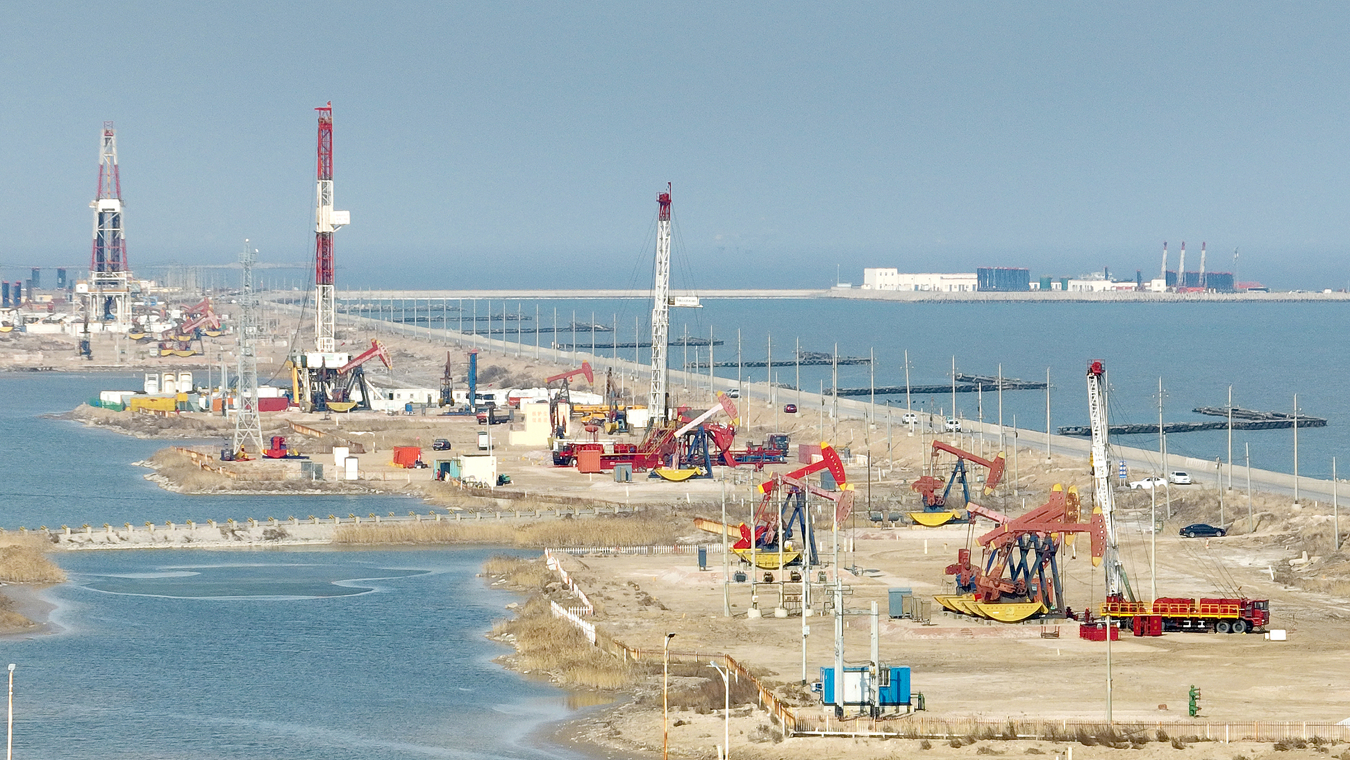 Drilling operations at the Shengli oilfield in Dongying, Shandong Province, February 20, 2025. /VCG