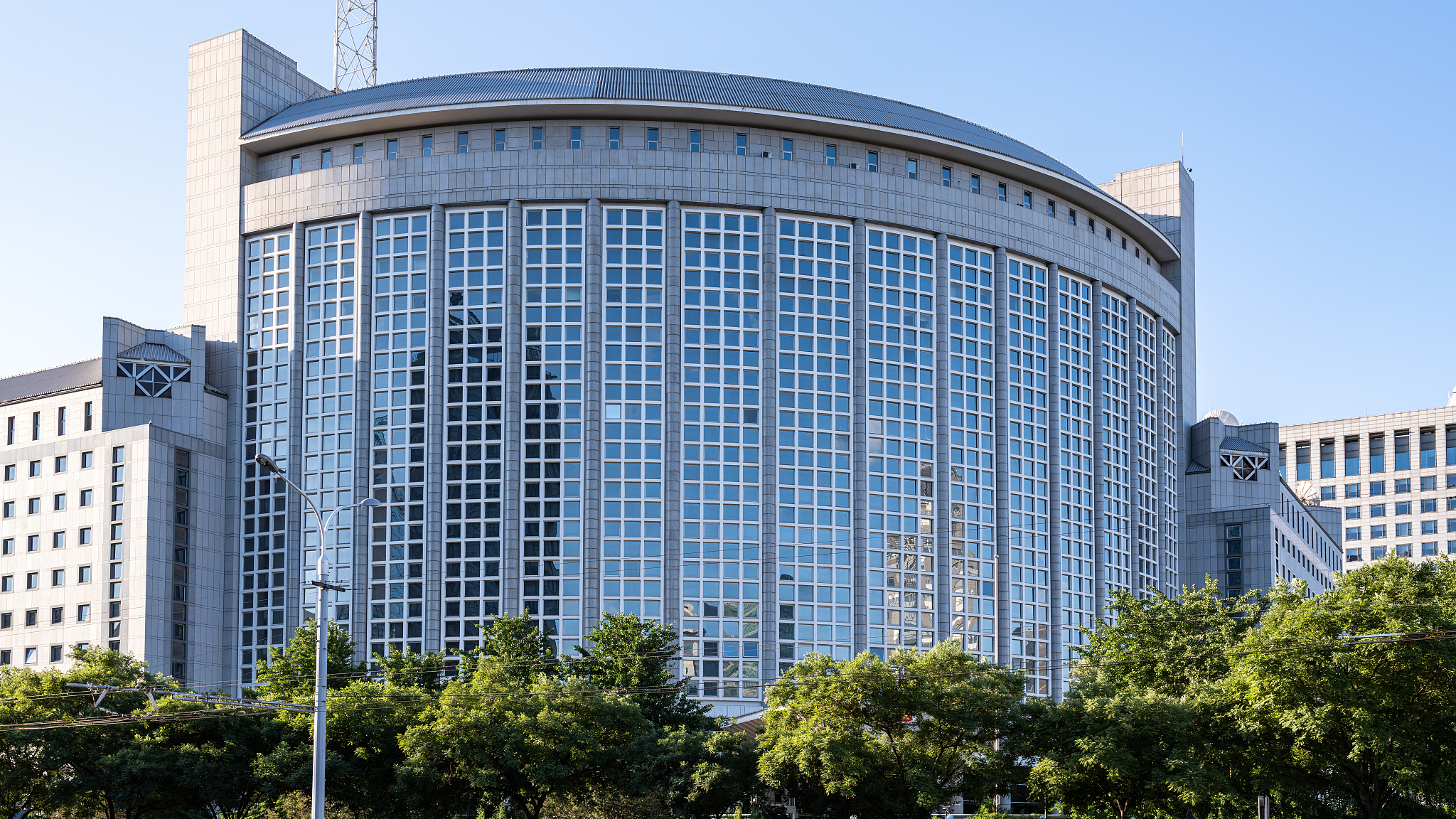 Foreign Ministry: Over 470 more Chinese nationals evacuated from Iran