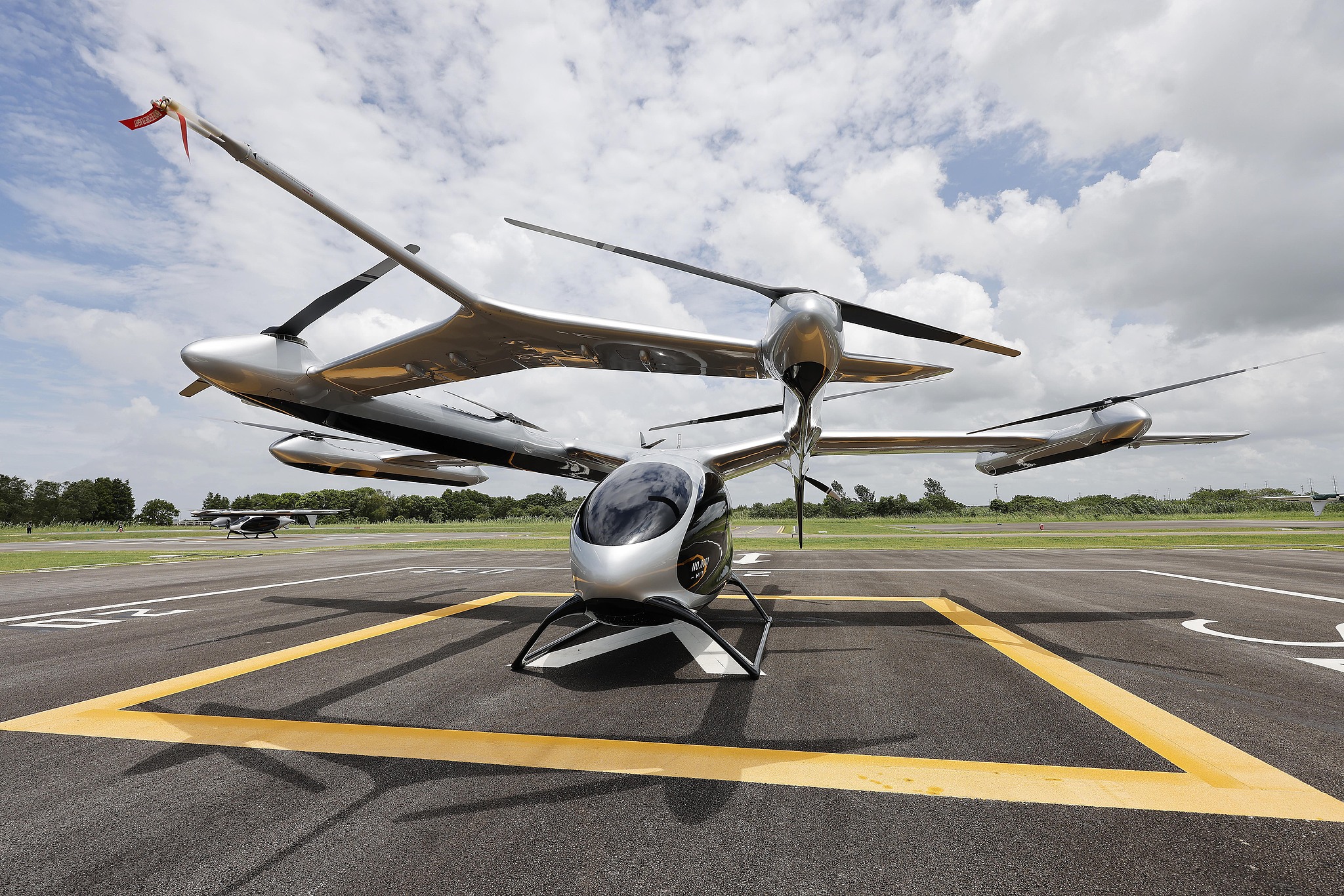 AutoFlight delivers the V2000CG CarryAll, the world's first tonne-class eVTOL aircraft granted full airworthiness certification (TC, PC and AC), July 22, 2025. /VCG