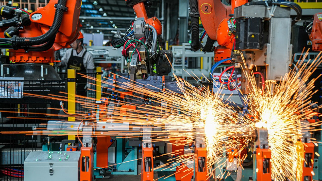 In pics: China's NEV production lines power advanced manufacturing