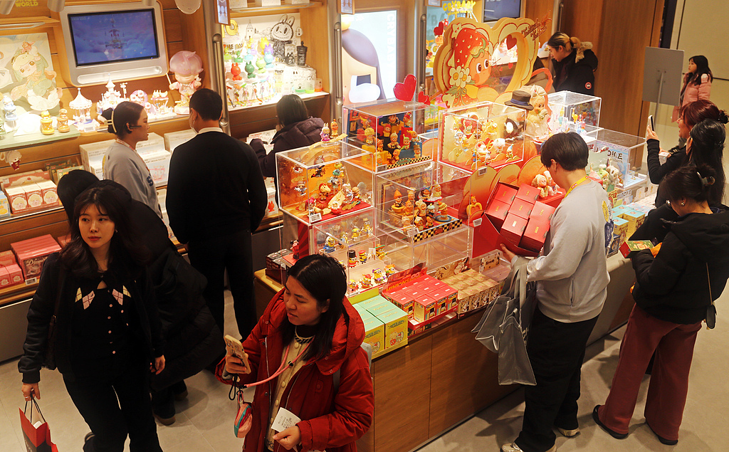 A Pop Mart store draws many consumers in Shanghai, east China, March 4, 2026./ VCG