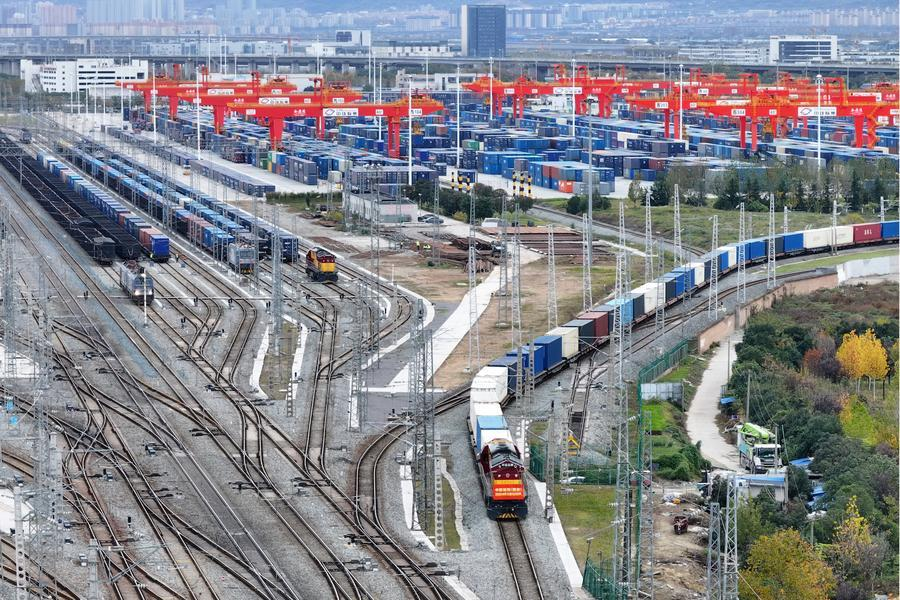 A China-Europe freight train departing from the Xi'an International Port Station in Xi'an, northwestern Shaanxi Province, China, November 17, 2025. /Xinhua