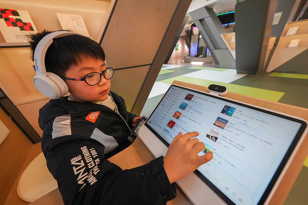 China's first emotion-themed library opens in Wuhan, Hubei Province on February 10, 2026. /VCG