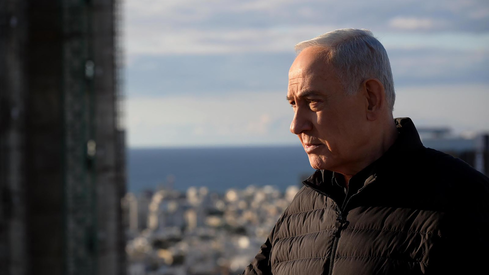 A handout photo made available by Israel's Government Press Office (GPO) shows Israeli Prime Minister Benjamin Netanyahu delivering an address from the roof of the Kirya in Tel Aviv, Israel, March 1, 2026.  /VCG