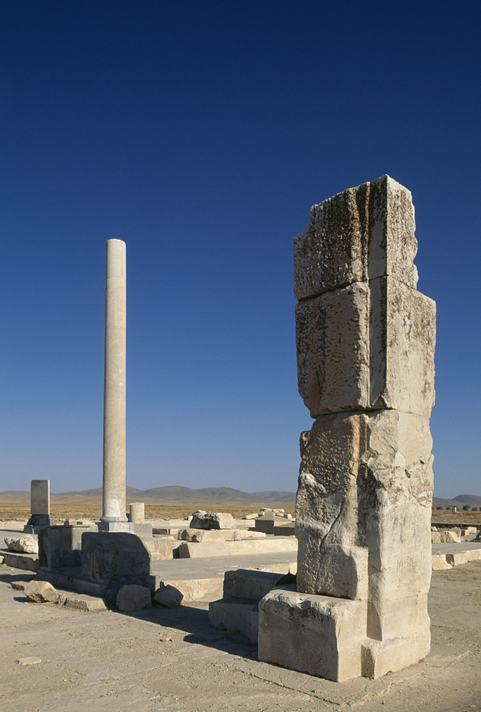 Ruins of the palace of Cyrus, Pasargadae, Iran /VCG