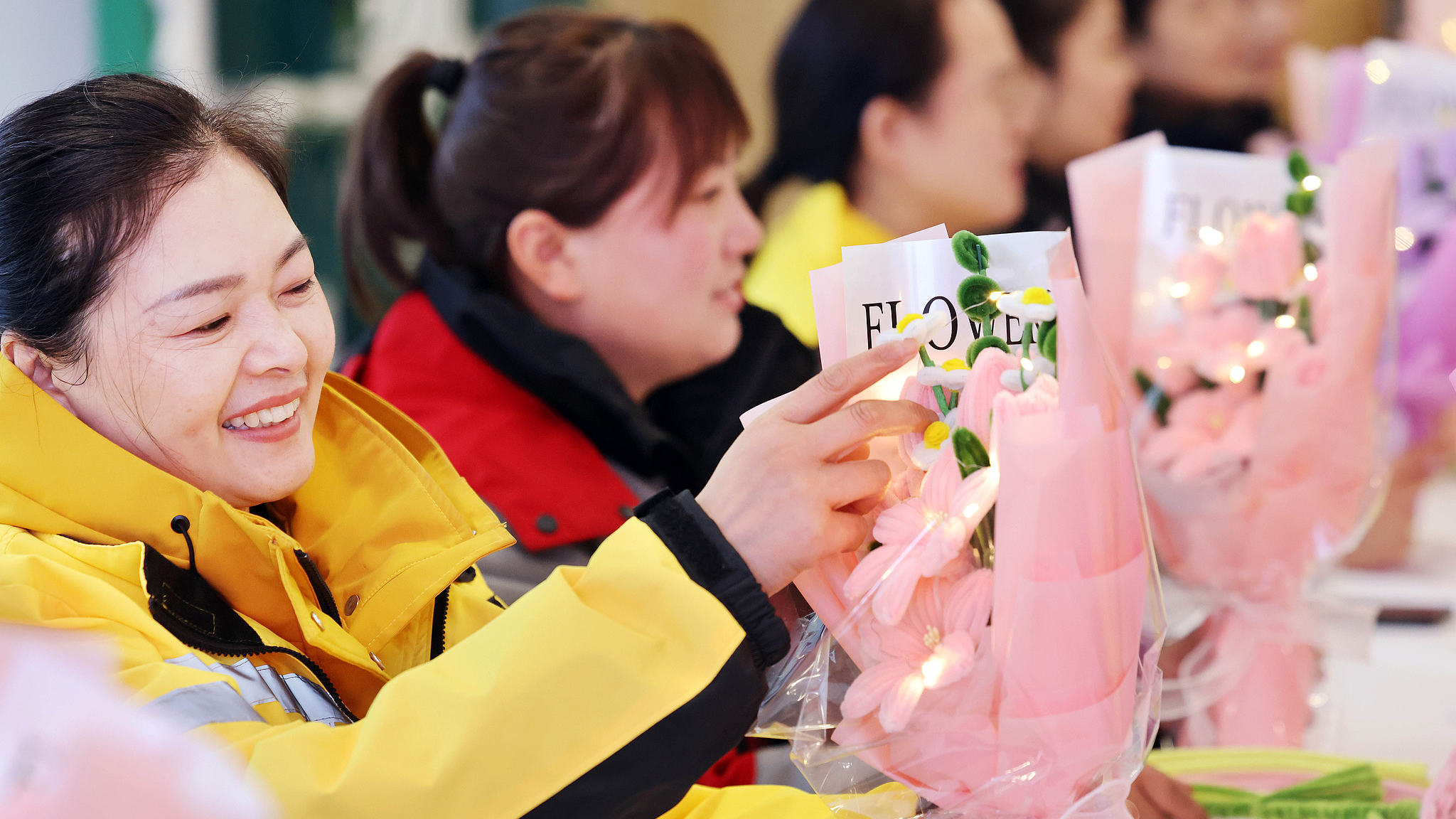 Xi extends greetings to women ahead of International Women's Day