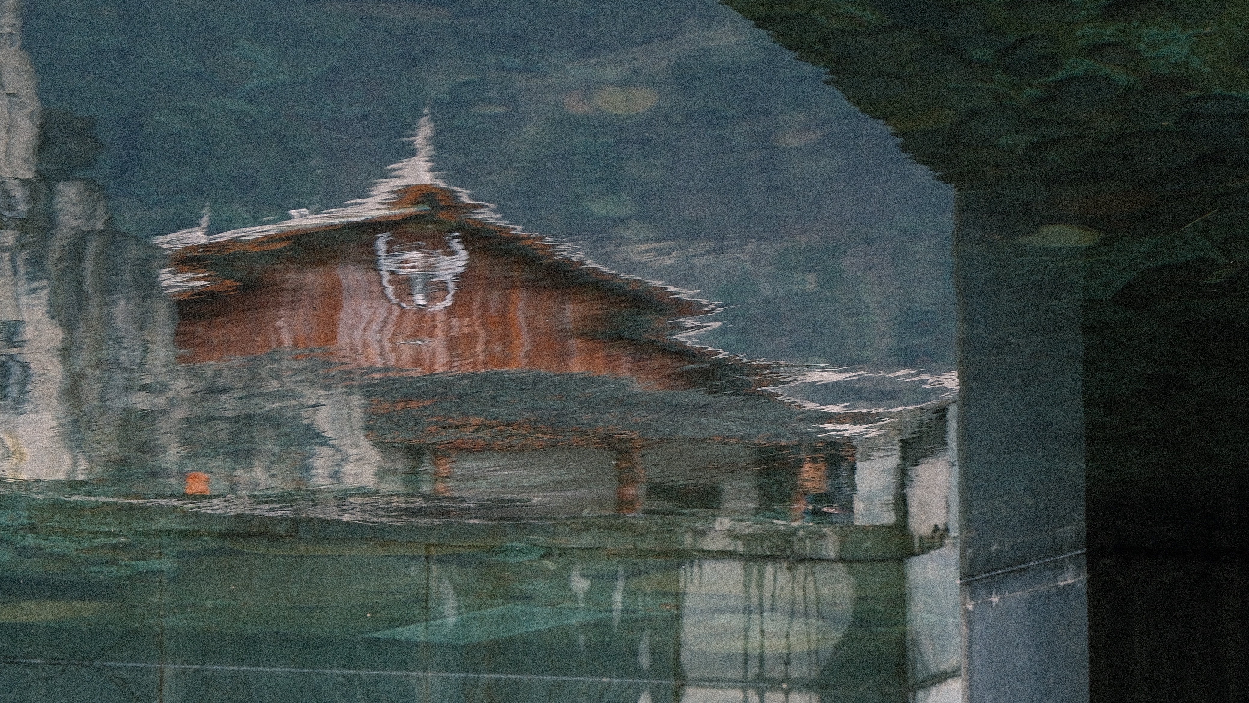 A Miao song by a mountain stream