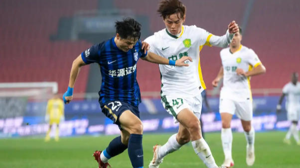 Beijing Guoan defeat Wuhan Three Towns in Chinese Super League opener