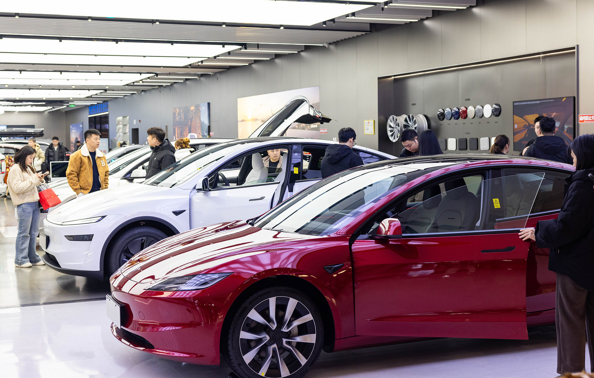 Consumers select and test-drive new energy vehicles in Wuhan, central China's Hubei Province, February 8, 2026. /VCG